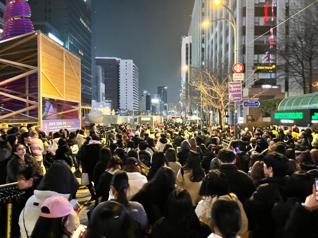 BTS Live: Fans depart Gwanghwamun as Arirang conert closes curtains