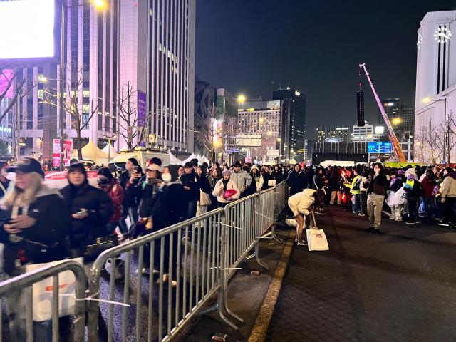 Fans returning in orderly fashion after the BTS concert in Gwanghwamun AJP Joonha Yoo
