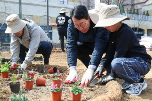 정명근 시장, 화성특별정원 조성·화성시 인재육성재단 영재교육원 개원식·화성특례시 특별한 콘서트 시즌2 참석