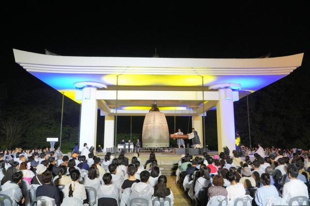 지난해 성덕대왕신종 타음 조사 행사 모습  방탄소년단BTS 정규 5집 아리랑ARIRANG 6번째 곡 No 29에 성덕대왕 신종 타음소리가 실렸다 사진국립중앙박물관 제공
