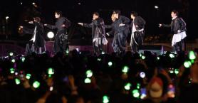 Culture minister credits public, fans for safe BTS Gwanghwamun concert