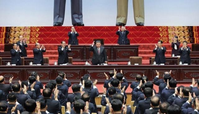 북한 조선중앙통신은 최고인민회의 제15기 제1차회의 1일회의가 22일 진행되었다고 23일 보도했다 회의에서는 김정은을 국무위원장으로 재추대했다고 통신은 전했다 사진연합뉴스