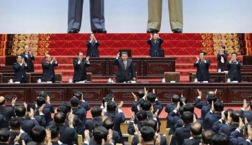 김정은 北국무위원장 재추대…최고인민회의 상임위원장에 조용원