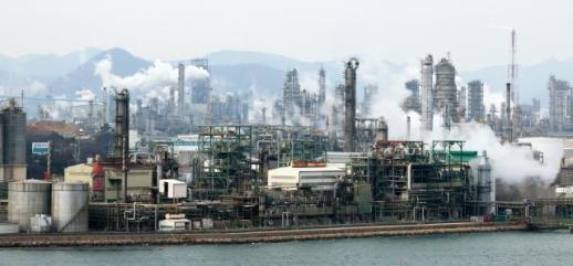 Korean cracking facilities shuttering amid naphtha crunch, Seoul reacting to crisis
