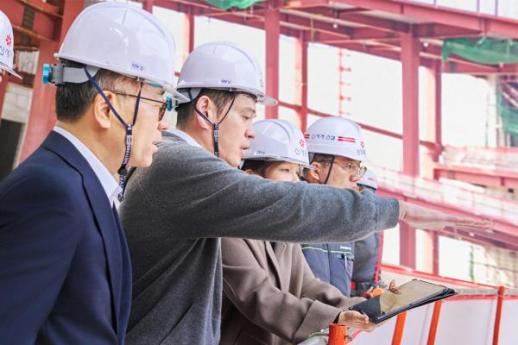 정용진, 스타필드 청라 찾아 직접 점검… K-레저테인먼트 새 도전