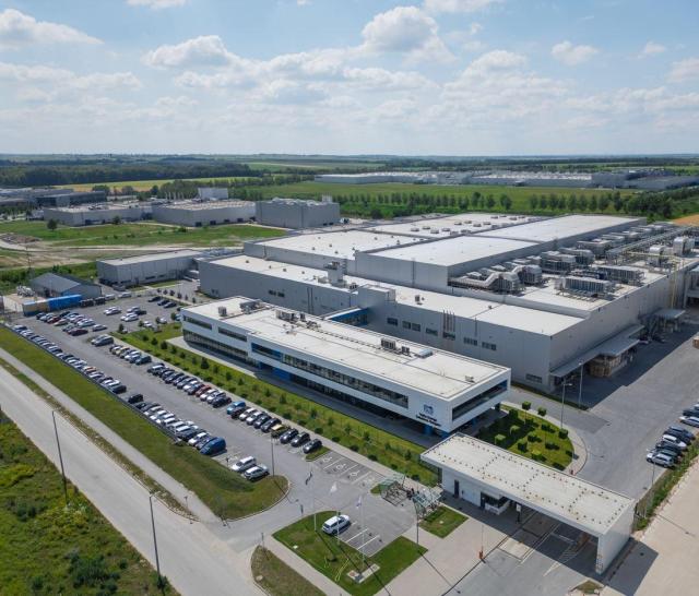 솔루스첨단소재 헝가리 전지박 공장 사진솔루스첨단소재