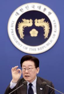 李대통령 공공기관, 차량 5부제 솔선수범…국민들도 동참해달라