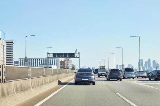 지난달 車보험 손해율 87.4%…보험료 인상에도 손실 구조 지속