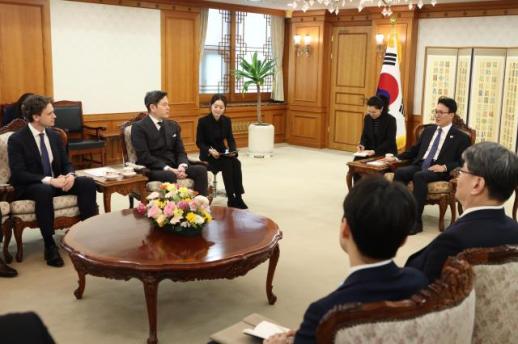 金총리, 라스킨 리플렉션 AI 대표·정용진 회장 면담