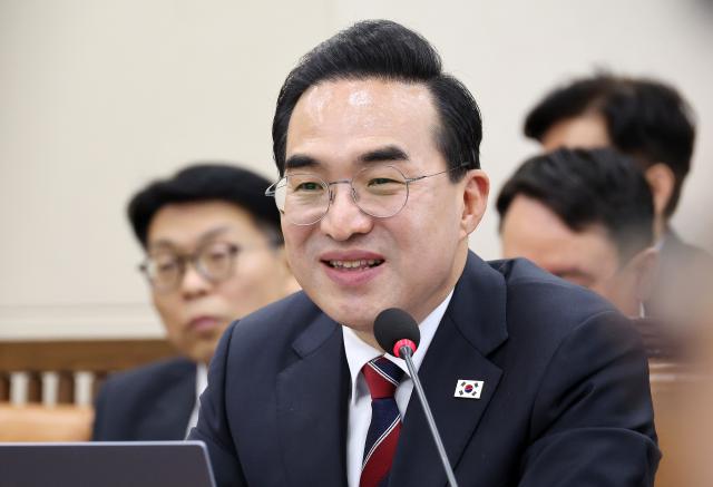 박홍근 기획예산처 장관 후보자가 23일 국회 재정경제기획위원회에서 열린 인사청문회에서 의원 질의에 답변하고 있다 사진연합뉴스