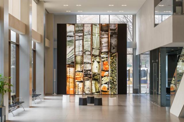 현대카드가 서울 영등포구 현대카드 본사에 설치된 전시 공간 현대카드 MoMA 디지털 월에서 미국 미디어 아티스트 페기 와일의 작품 코어 메모리를 전시한다 사진현대카드