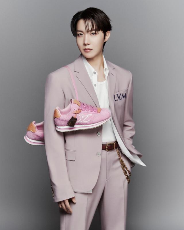 路易威登公开与J-Hope联名跑鞋 今起韩国开启预售