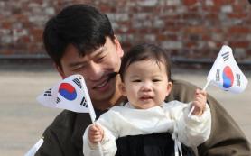 South Koreas fertility nears 1.0 as births, marriages post double-digit gains