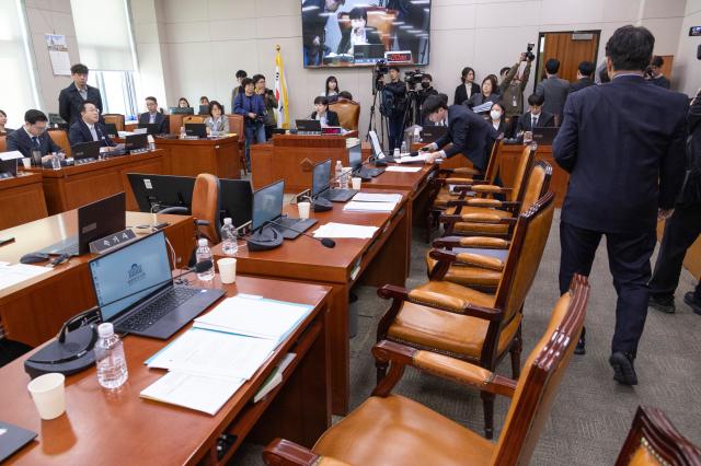 조작기소 국조특위, 野 퇴장 속 박상용·엄희준 증인 채택