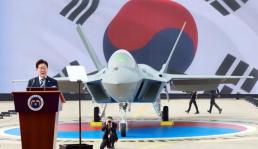 李대통령 KF-21, 자주국방 염원 담아…방산 4대 강국 도약 발판