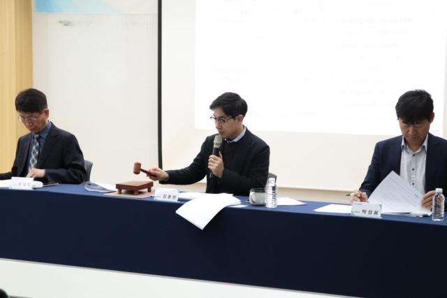 김종현 쿠콘 대표가운데가 제20기 정기 주주총회를 주재하고 있다 사진쿠콘