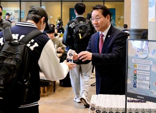 유정복, 인천형 천원의 아침밥 현장 점검...학생 체감도 높인다