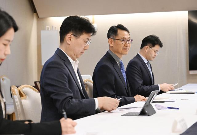 허장 재정경제부 제2차관이 3월 26일 서울 종로구 정부서울청사에서 수출기업 간담회를 주재하고 있다 사진재정경제부