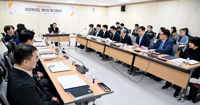 유정복 인천광역시장이 27일 시청 공감회의실에서 열린 청렴대책추진단 2026년도 제1차 정기회의에서 인사말을 하고 있다 사진인천시