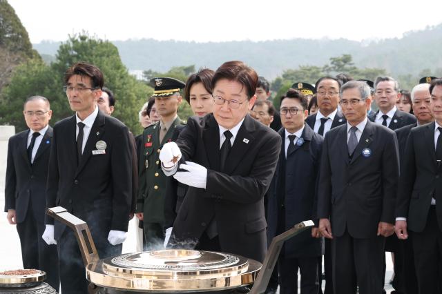 Lee Jae Myung the president offers incense during the West Sea Defense Day ceremony at the Daejeon National Cemetery March 27 2026 Yonhap