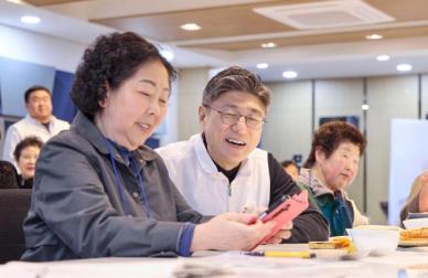 정재헌 SKT 대표, 첫 행보는 고객…창립 42주년 맞아 현장 방문