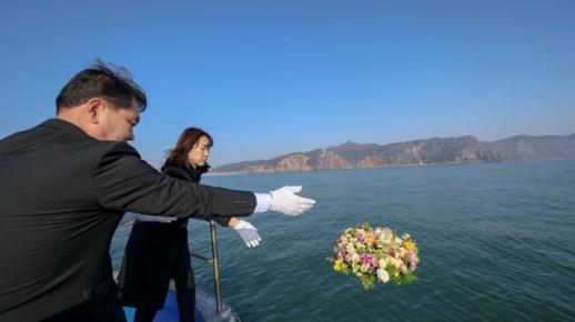 보훈부 차관, 백령도 천안함 피격 해상 헌화 첫 참석