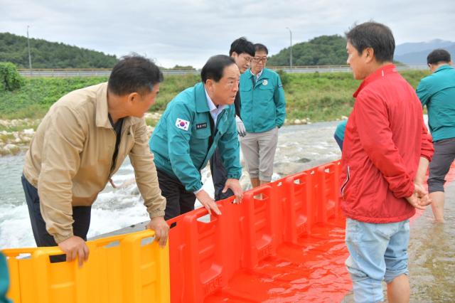 이병선 속초시장 물막이판 시연 현장 방문 당시 사진속초시