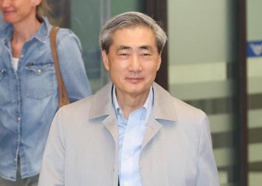 [포토] 신현송 신임 한은 총재 후보자 귀국