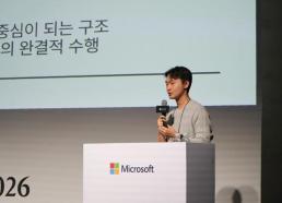 부진한 주가, 26일 주총 앞둔 카카오…AI를 모든 서비스 엔진으로