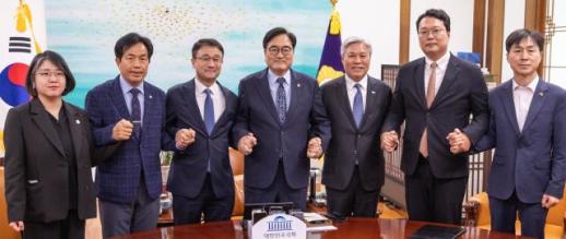 국민의힘 빠진 여야, 개헌안 합의…31일 우원식-장동혁 독대