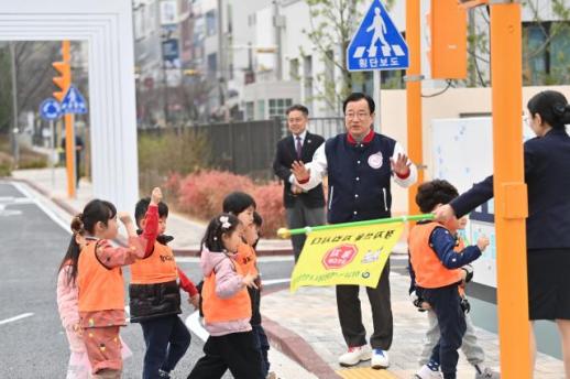 이현재 하남시장, 체험형 교통안전 교육 거점 본격 운영…미사숲공원에 어린이 교통공원 개원