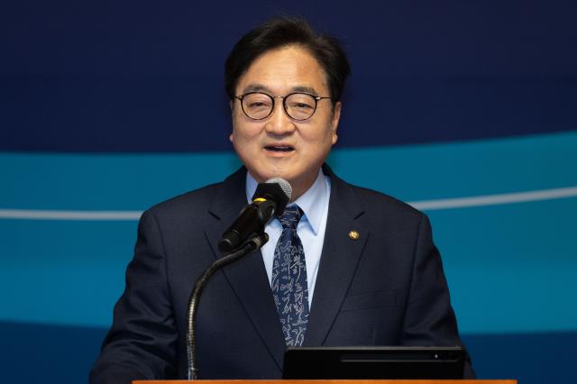 우원식 국회의장이 30일 국회 사랑재에서 열린 국회 사회적 대화 결과 보고에서 발언하고 있다 사진연합뉴스