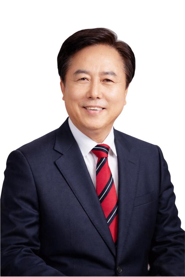 재선에 도전하는 권기창 안동시장 사진권기창 안동시장 캠프