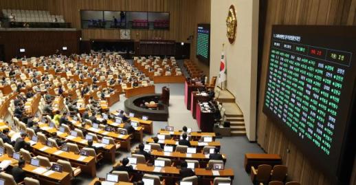 5월 1일 노동절 법정공휴일 된다…국회 본회의 통과