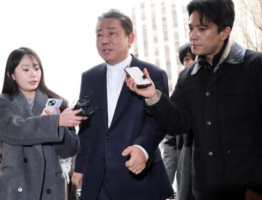 공천헌금 의혹 김병기, 5시간 조사 마쳐 다음 달 2일 차남과 소환 가능성