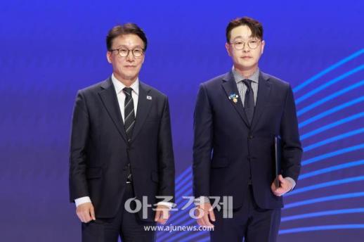 [포토] 전학수 와이에스피 대표이사, 국무총리 표창 수상