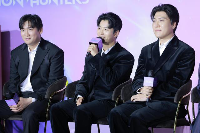 IDO members Nam Hee-dong, Lee Yoo-han and Kwak Jung-gyu