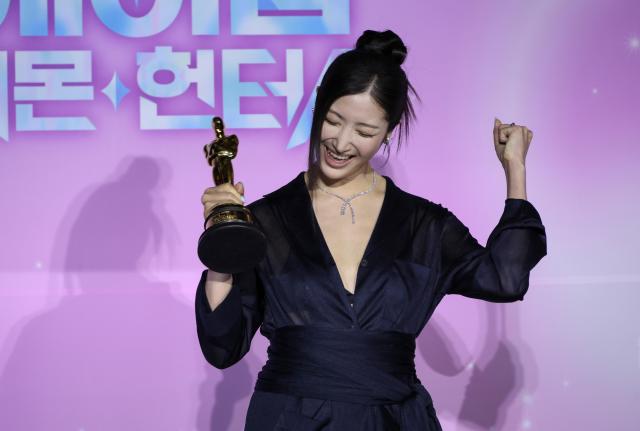 Singer-songwriter Lee Jae poses during a press conference celebrating the Academy Award win of the Netflix film K-Pop Demon Hunters at CGV I’Park Mall in Yongsan Seoul on April 1 2026 AJP Yoo Na-hyun 20260401