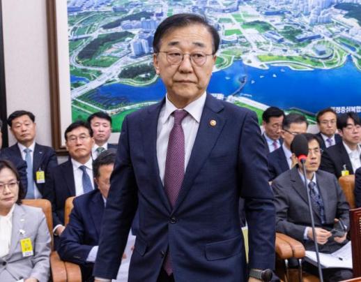 김윤덕 국토부 장관 전세난 심각…상가→주택 전환으로 공급 확대