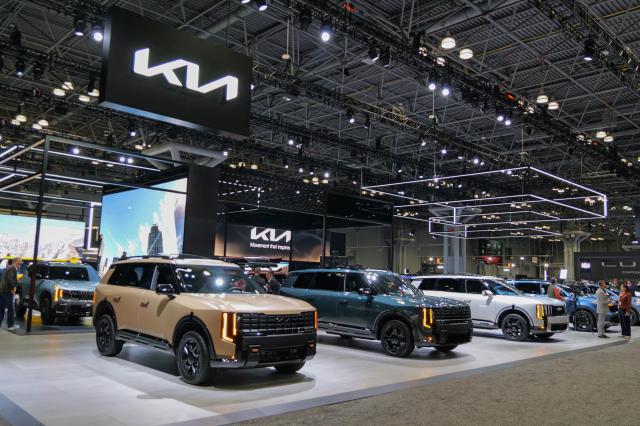 2026 뉴욕 국제 오토쇼 내 기아 부스 전경 사진기아