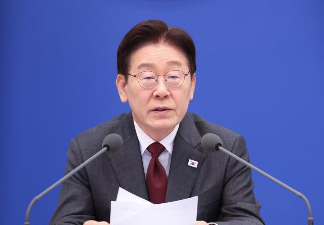 이재명 대통령이 지난 1일 청와대에서 열린 비상경제점검회의에서 발언하고 있다 사진연합뉴스