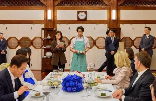 흑백 손종원이 서빙을?…마크롱 부부에 대접한 음식은 이것
