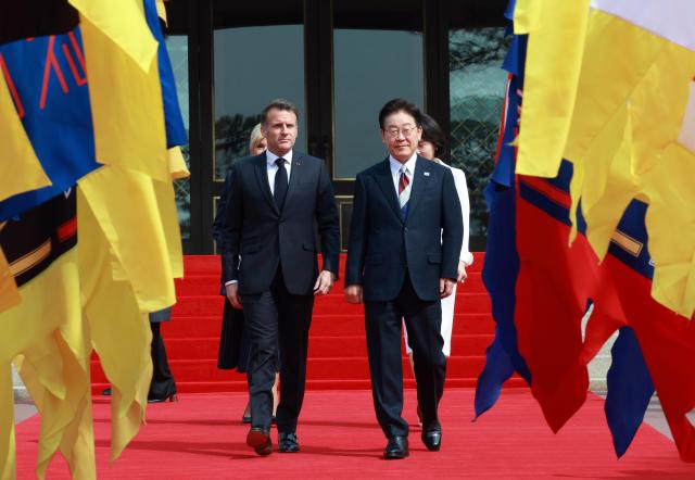 Korea and France hold summit to elevate ties to strategic partnership 