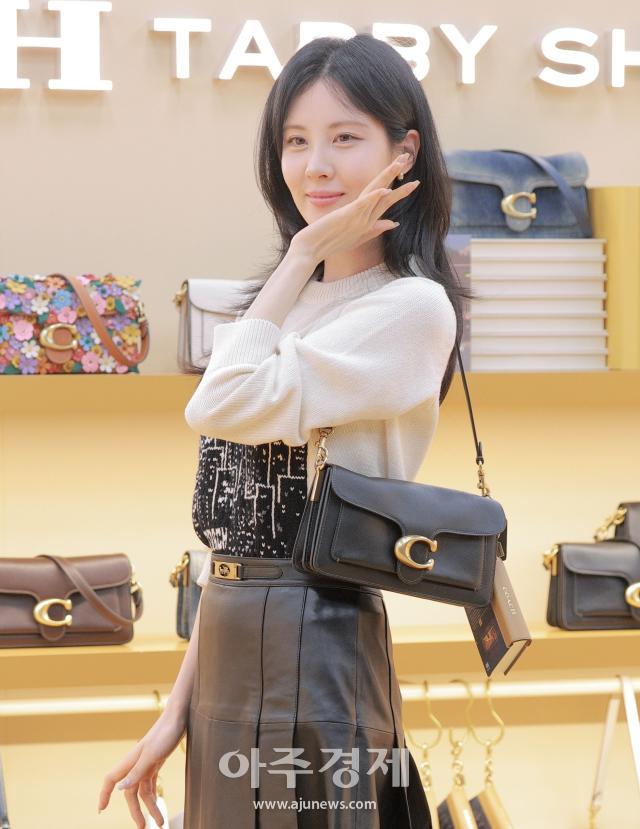 [포토] 포즈 취하는 서현