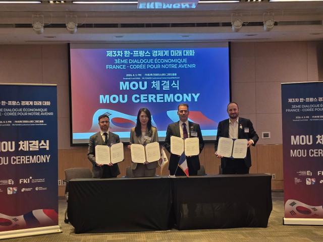 노바스아이오티NOVAS IoT Inc는 서울 여의도 FKI타워 컨퍼런스센터에서 서울대학교 한국의 비밸런스아이오BBalance IO와 프랑스 바라코다 그룹Baracoda Group이 연합한 ‘비밸런스-바라코다BBALANCE-BARACODA’와 함께 ‘K-실버테크K-Silver Tech’ 이니셔티브 추진을 위한 업무협약MOU을 체결했다사진노바스아이오티