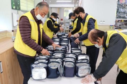묵호노인종합복지관, 재가노인 식사배달 확대…따뜻한 한 끼로 돌봄 강화
