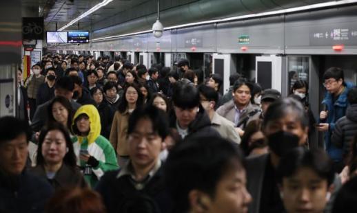 고유가 파고 대중교통으로...서울시, 기동카 월 3만원 페이백