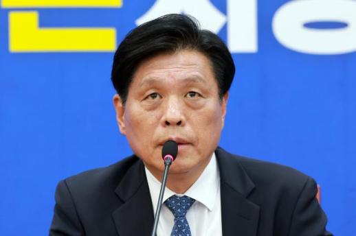 조승래 "李 취임 전 사진·영상 사용 금지, 오인 피하기 위한 것"