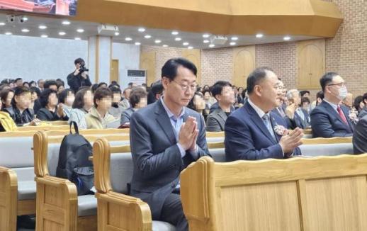 정명근 후보, 동탄2신도시 송동마을 주민들과 만남…부활절 예배 참석