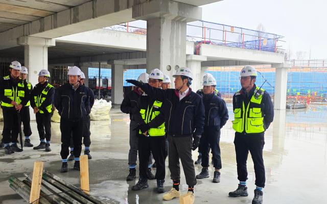 중흥그룹이 지난 3월 18일 전주에코시티 17블록 건설현장에서 안전보건 점검을 실시하고 있다 사진중흥그룹